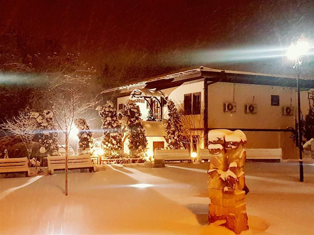 Hotel Minaliat Vek Szumen Zewnętrze zdjęcie