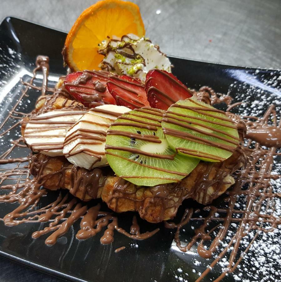 Hotel Minaliat Vek Szumen Zewnętrze zdjęcie