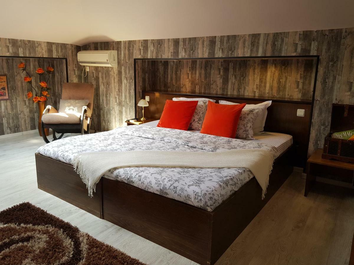 Hotel Minaliat Vek Szumen Zewnętrze zdjęcie